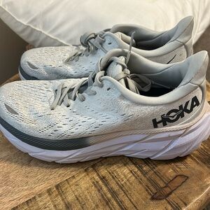 Hoka Clifton 8
